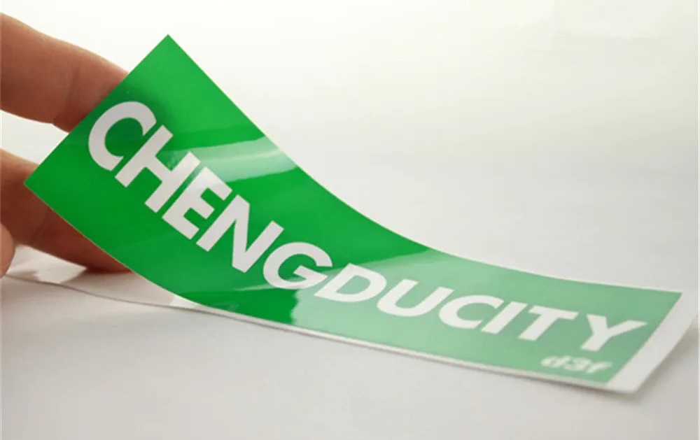 In decal PVC – Giải pháp tem nhãn bền chắc cho môi trường sử dụng khắc nghiệt