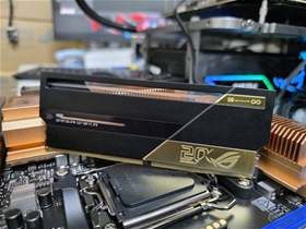 ASUS lần đầu làm RAM thương hiệu ROG, mừng 20 năm dòng sản phẩm gaming