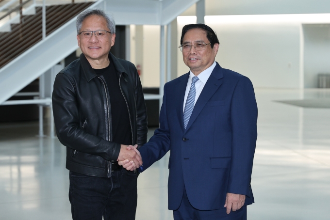 Thủ tướng Phạm Minh Chính và ông Jensen Huang, Chủ tịch Nvidia. Ảnh: VGP/Nhật Bắc